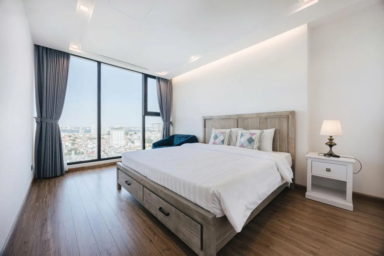 Mới! Bán căn hộ 2PN 2VS tại N07 B2 KĐT mới Dịch Vọng Thành Thái Cầu Giấy DT 86,5m2 sổ đỏ cất két