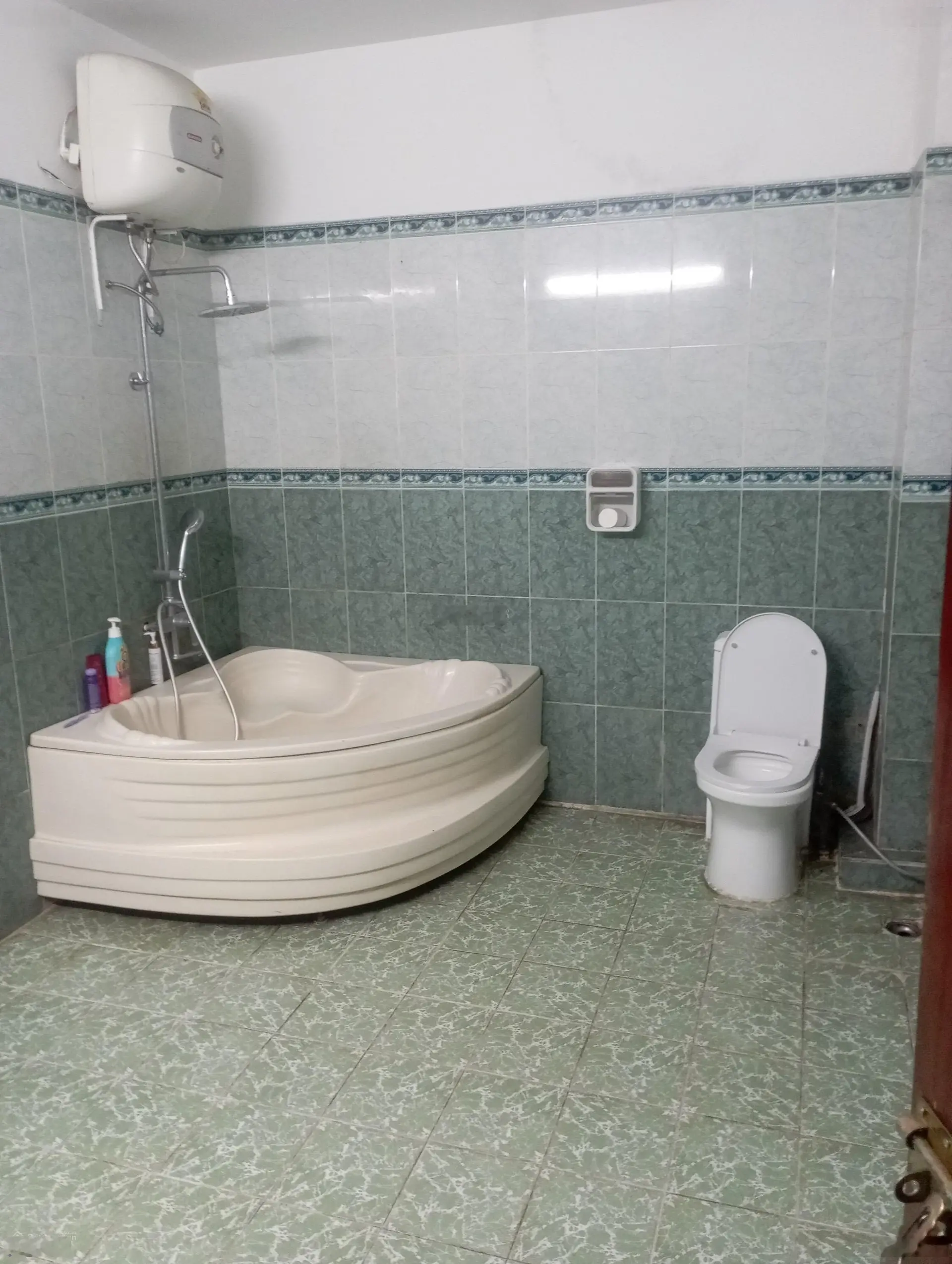 BÁN NHÀ TRỆT 3 MÊ MẶT TIỀN ĐƯỜNG NGÔ QUYỀN - ĐANG CHO THUÊ 17 TRIỆU/ THÁNG - GIÁ: 12 TỶ