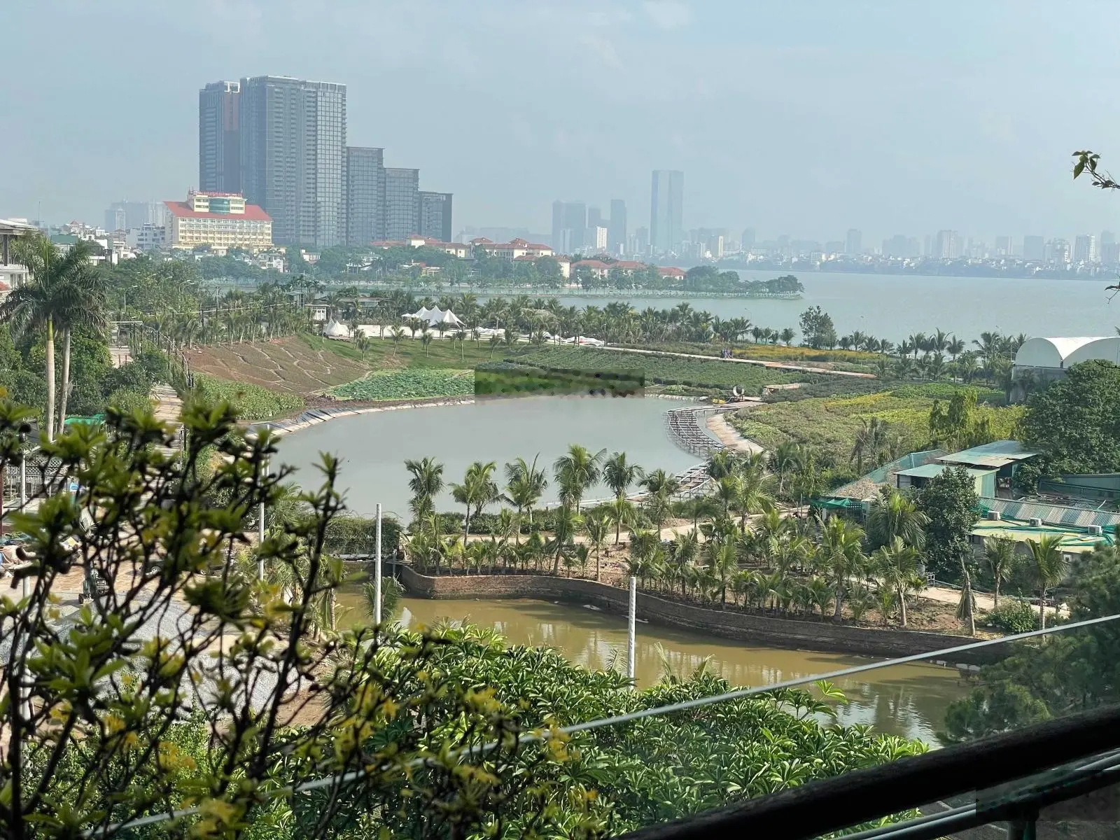 Bán cả căn nhà 6 tầng 420m2, thang máy, hầm để xe view tuyệt đẹp, 2 mặt phố và đi lại thuận tiện