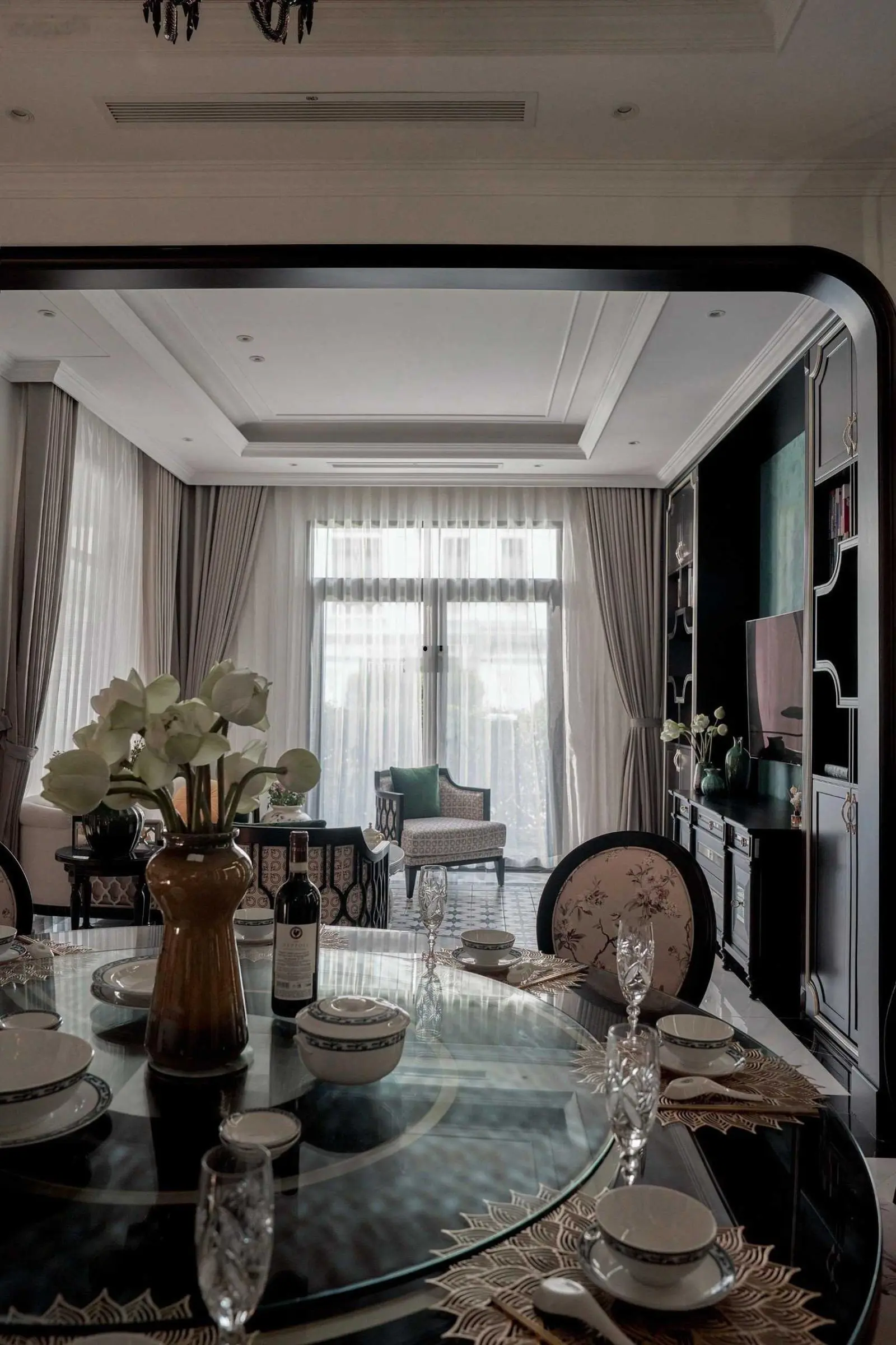 Bán nhà phố full nội thất diện tích đặc biệt Verosa Park ngang 7,5m xây full, 4PN. 3WC 22 tỷ TL