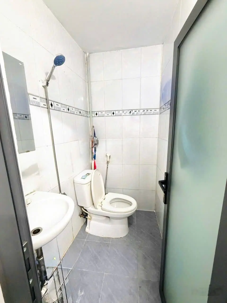 Nhà 1 lầu 12.3m2 đường quang trung, ngay chợ hạnh thông tây, giá chỉ 1.68 tỷ