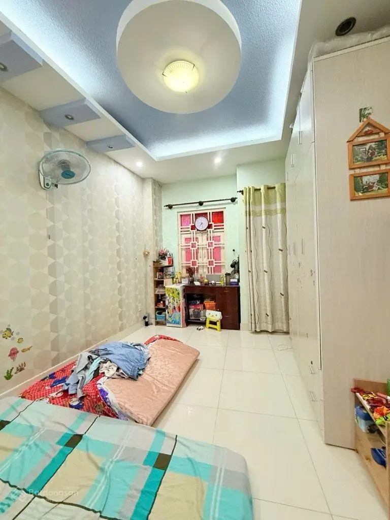 5 tỷ 39, bành văn trân, giáp q10, chợ nghĩa phát , hẻm trước nhà 4m - nhà 5 tầng - 32m2