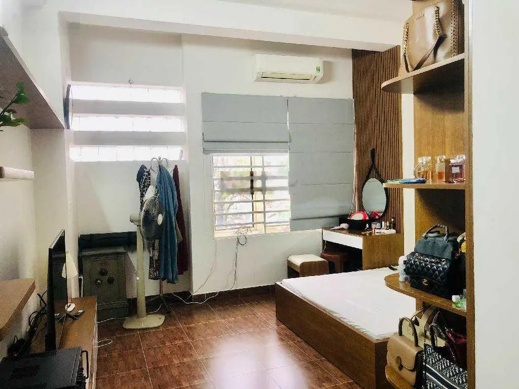 BÁN NHÀ MẶT HỒ MAI DỊCH, VỈA HÈ- Ô TÔ TRÁNH- Ô CHỜ THANG MÁY, KD ĐỈNH, 74,1M2, GIÁ 18 TỶ.