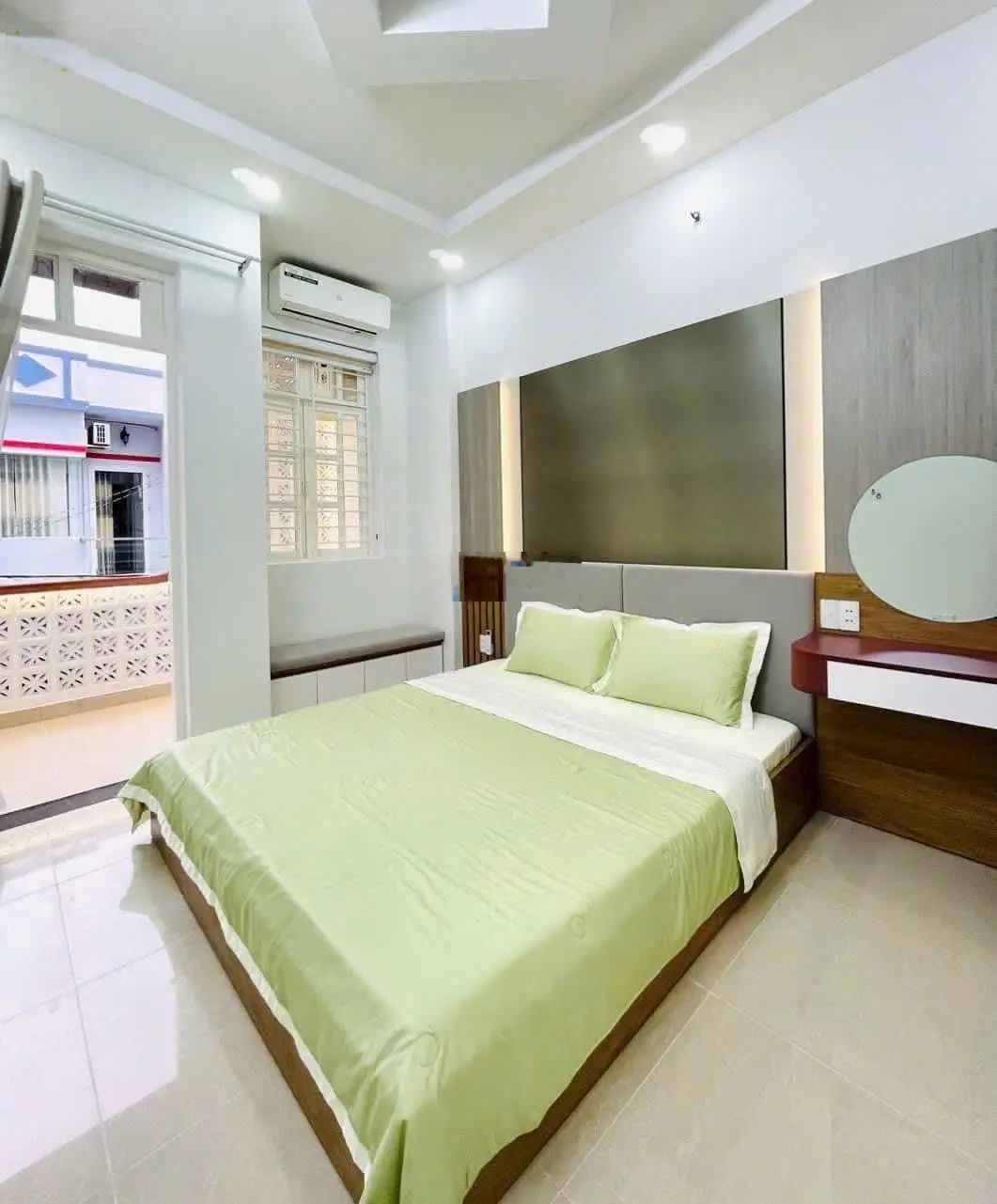 Bán nhanh nhà chính chủ 94,7m2 Nam Kỳ Khởi Nghĩa, P8, Q3. 3 lầu, 3PN, 3WC. Hẻm 6m