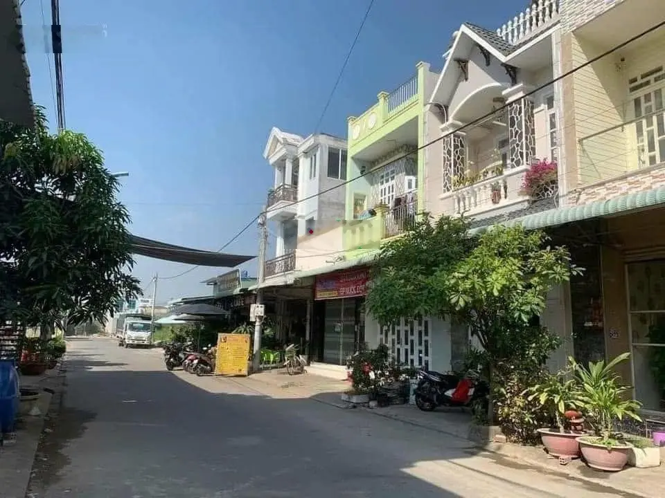 Cần bán đất mặt tiền đường Thầy Cai, P8, Tp. Bến Tre chỉ 540tr/180m2 sẵn 100m2 thổ, SHR, Đường oto