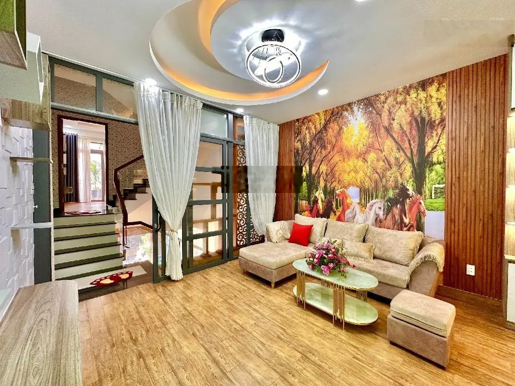 SIÊU PHẨM Quận Tân Bình 4 Tầng Đẹp Hơn Cả NGỌC TRINH - Phạm Văn Bạch - Có GARA oto riêng, chỉ 8 Tỷ