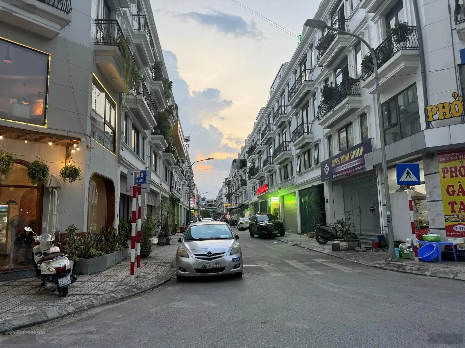 Bán nhà phố khu vực Thành Trung, Gia Lâm, S 81 m2, MT 6m, nhà hoàn thiện 5 tầng đang cho thuê