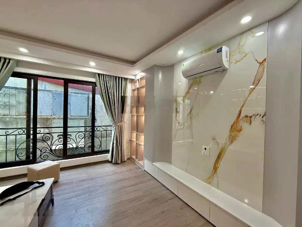 Nhà Đẹp. Full Nội Thất. 6 Tầng Thang Máy. SĐCC. Đội Cấn Ba Đình.