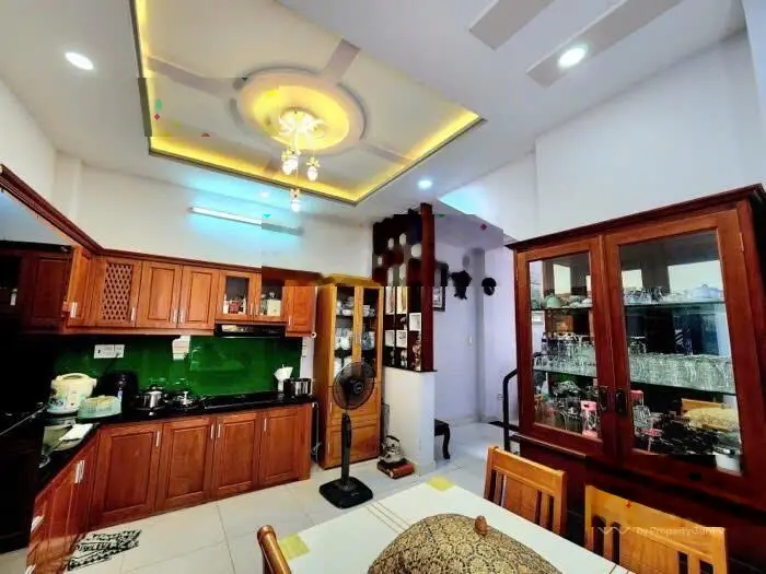 Nhà đẹp , bình thạnh 47m2 ( 4* 11,7) , 4 tầng _ hẻm xe hơi _ giá 7,2 tỷ _ gần trung tâm bà chiểu