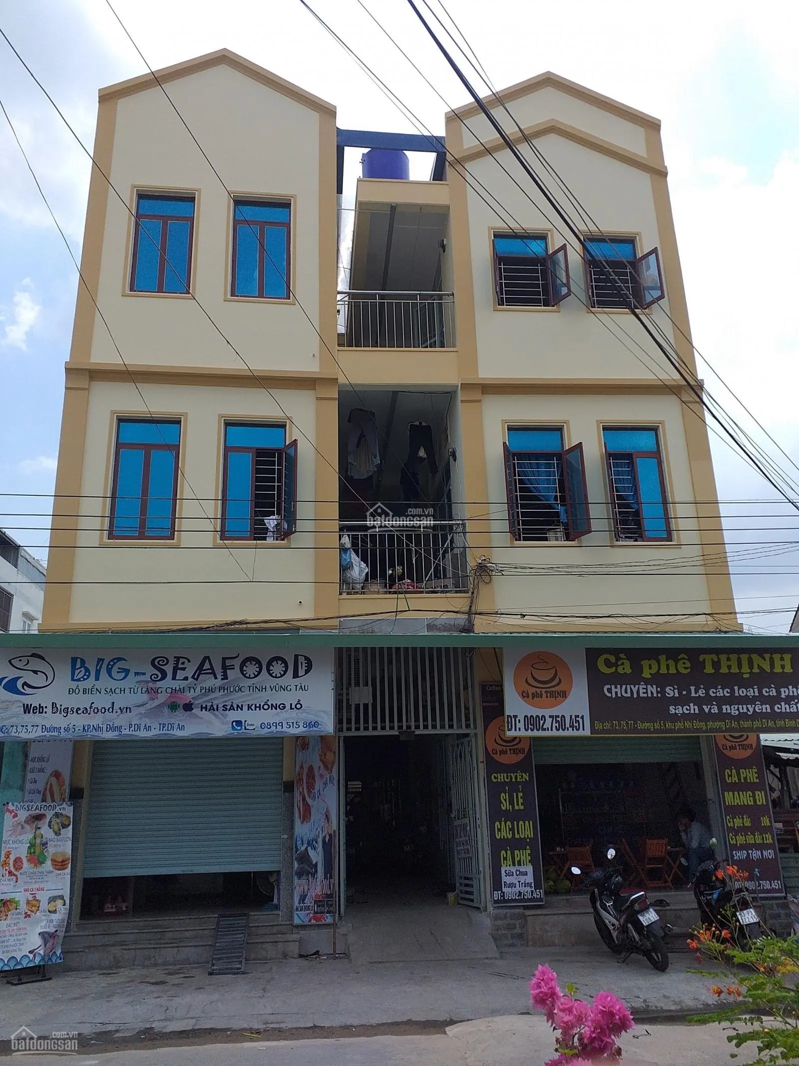 Bán đất 300m2 có nhà 900m2, kế trường, chợ, cổng KCN, 14,5 tỷ thu 65 triệu/1 tháng 0908 126 *** TA