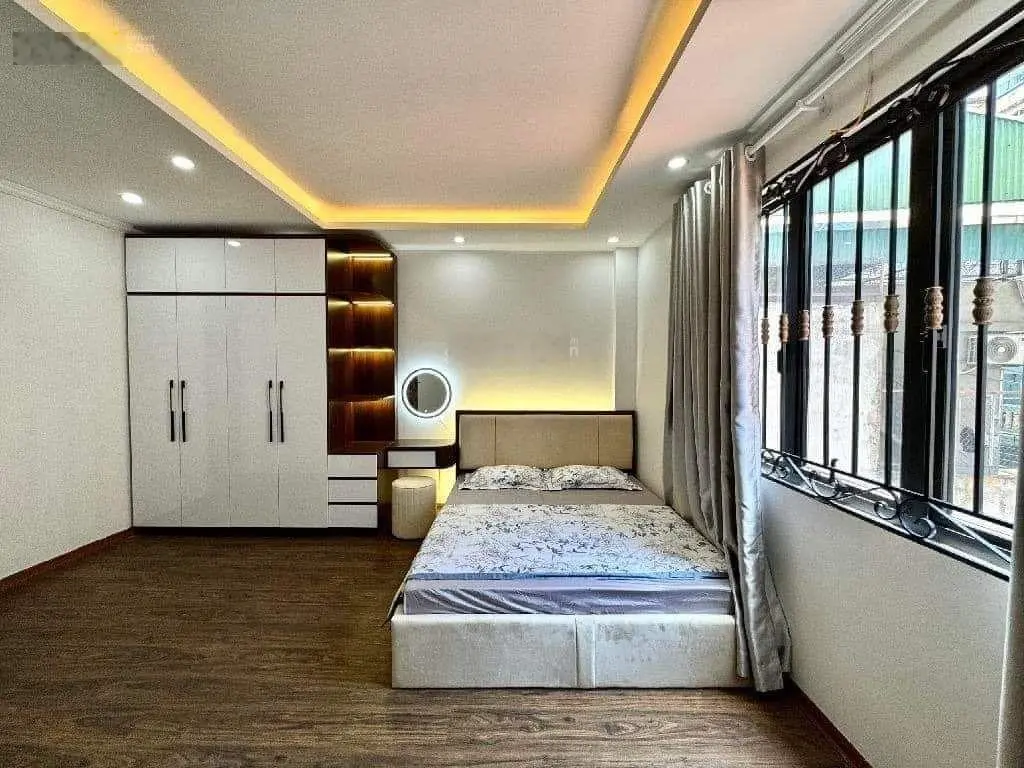 Phố kim giang 65/98m 4 tầng mt5m khu phân lô trước nhà ôtô tránh . dừng đỗ ngày đêm .ở và làm vp
