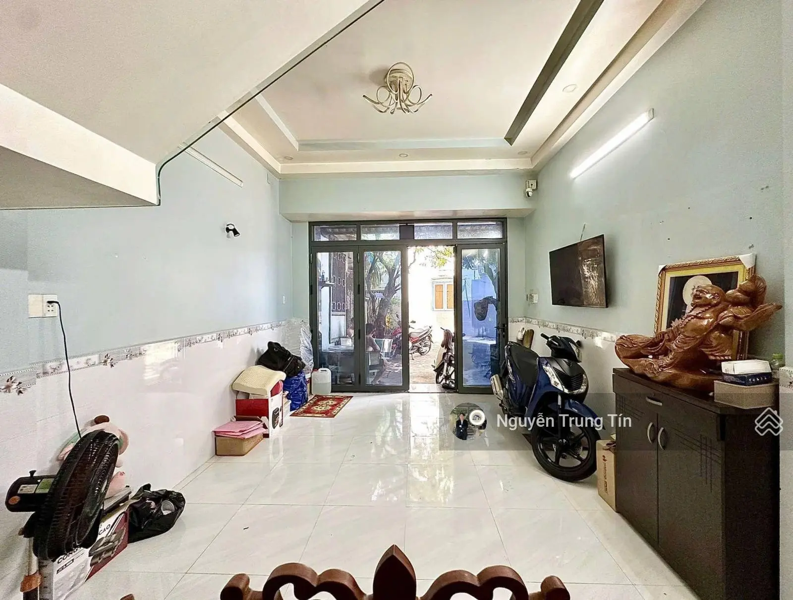 Nhà rẻ Tân Bình - Lạc Long Quân - Chỉ hơn 5 tỷ - 55m2 ( 5.5 x 11m) - Hẻm 6m