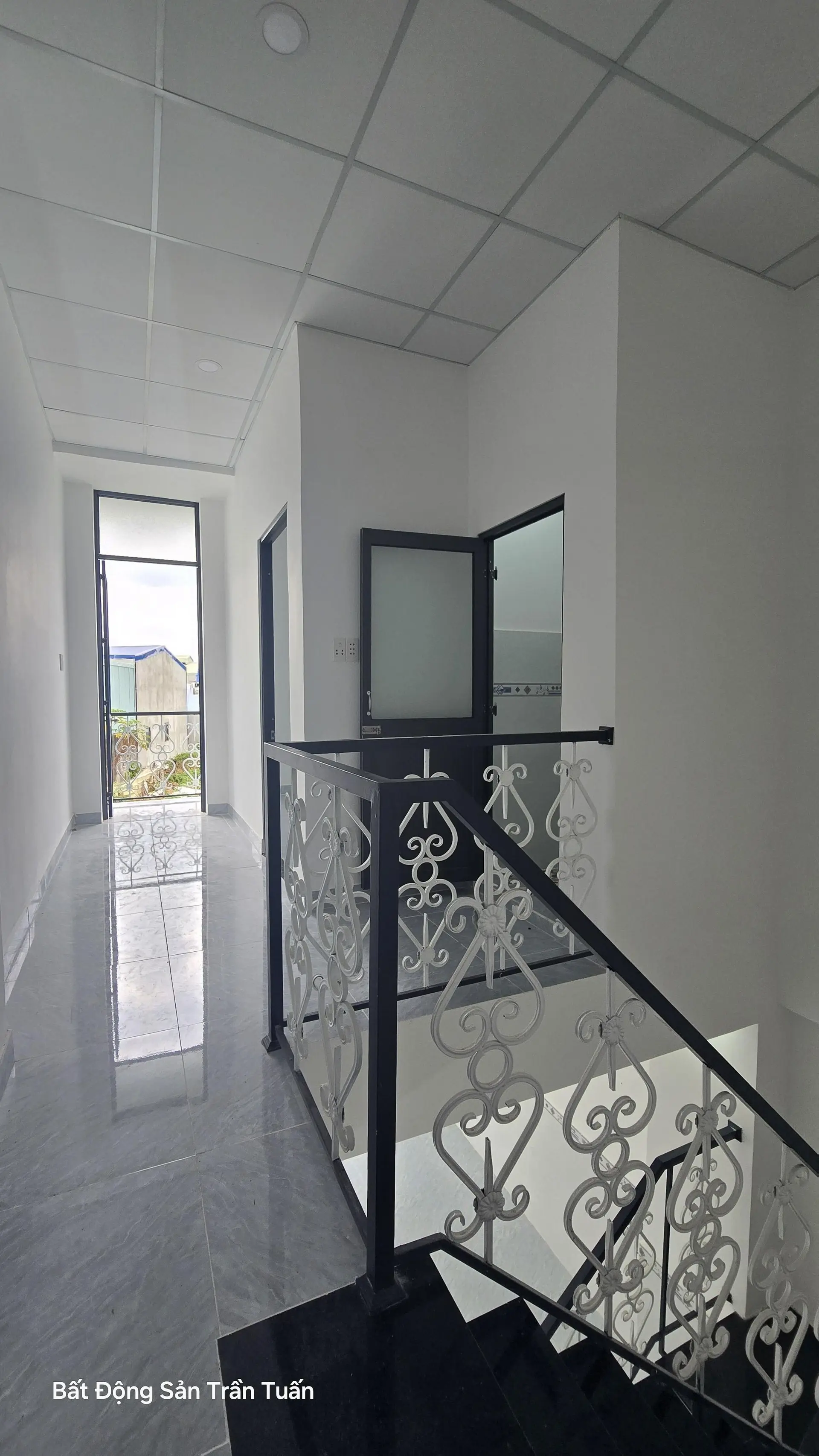 Dãy Trọ Mới Hoàn Thiện, 5x25 gồm 1 căn Lầu và 5 phòng trọ, Mặt tiền đường Nhựa, thu 11,6tr/tháng
