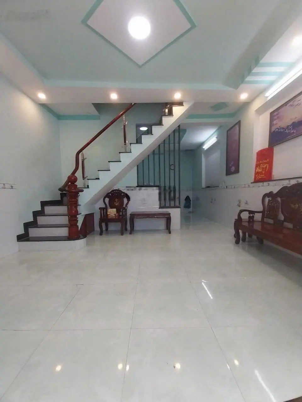 Chính chủ gởi bán nhà trệt 1lầu, Đông Hòa. SHR, DT sàn 90m, đường 4m. Xây dựng kiêng cố. Đến ở luôn