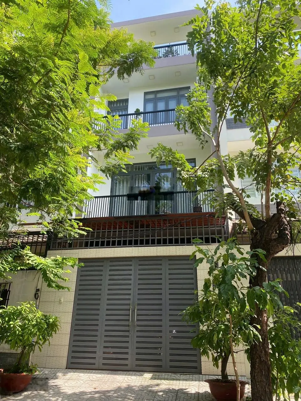 Bán nhà ngang lớn (6x16)m có thang máy - Hẻm 8m nội khu Đặng Thùy Trâm - giá 14.3 tỷ