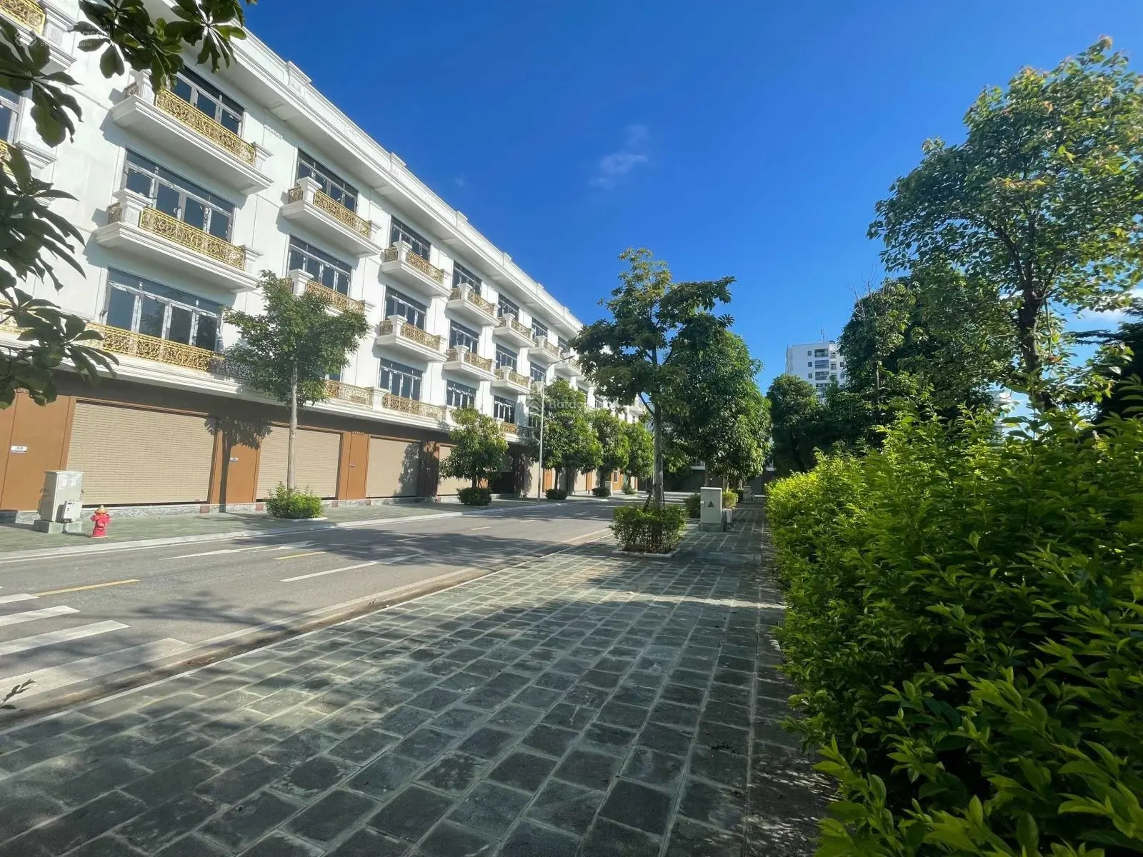 Nhà liền kề 4 tầng view công viên TP. Thanh Hóa giá chỉ 3,1 tỷ 0919 959 ***