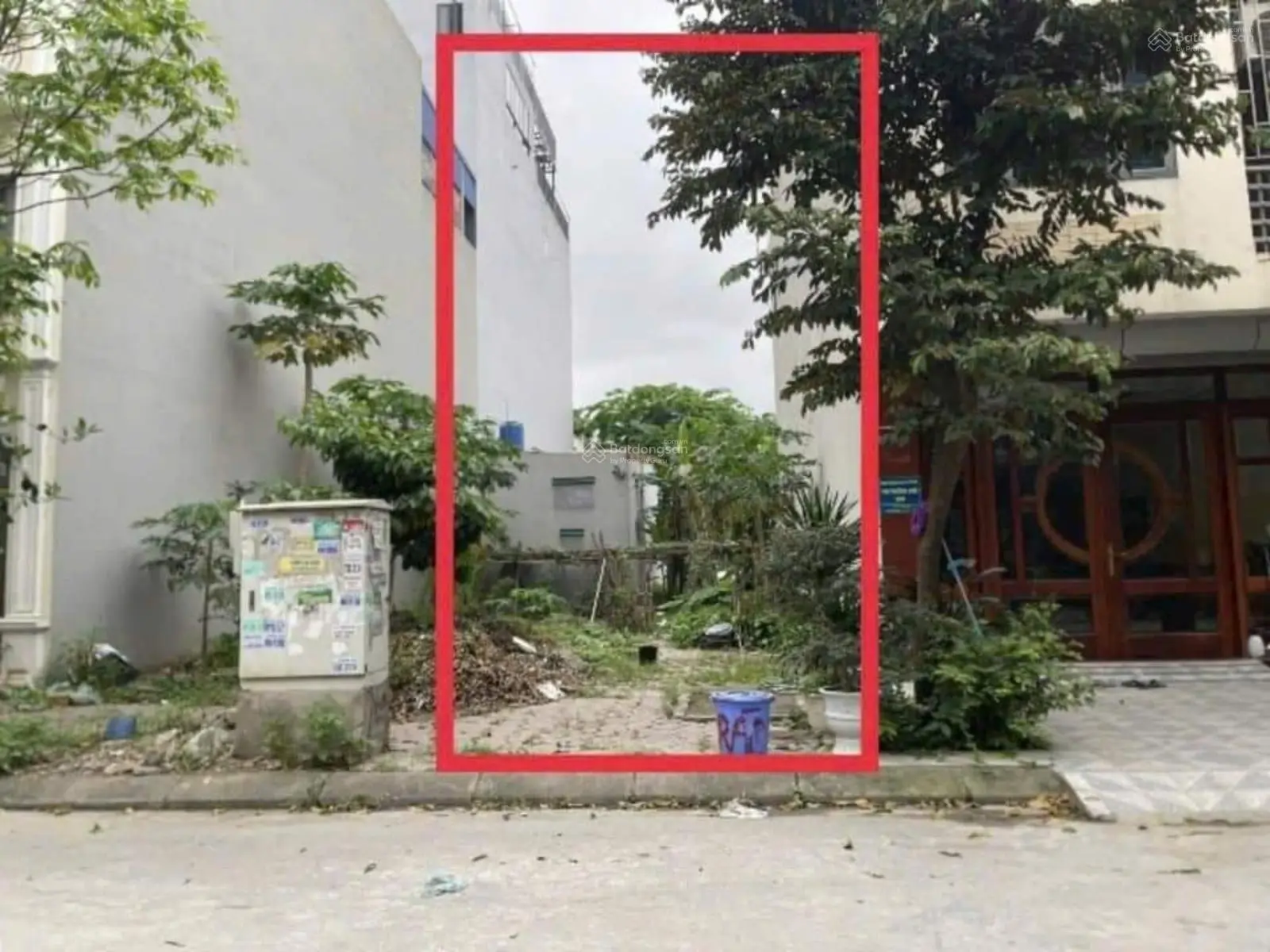 Chính chủ cần bán lô đất sau cổng chợ bao bì, kinh doanh ngay, hướng đông nam. LH 0865 886 ***