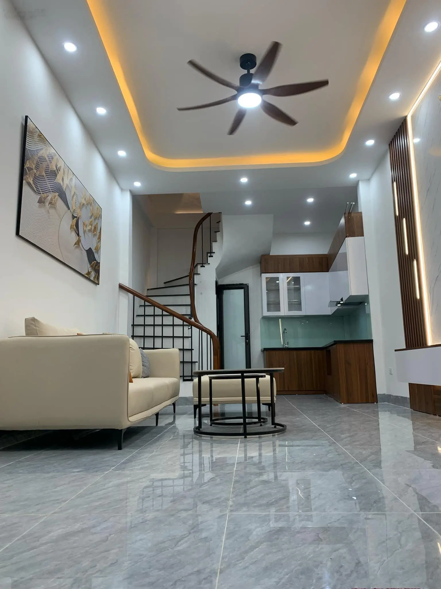 Bán nhà đại mỗ- ngõ ô tô -35m2- 5 tầng- 2 thoáng-ngõ ô tô- ở sướng- dân trí cao-tiện ích -ngập tràn