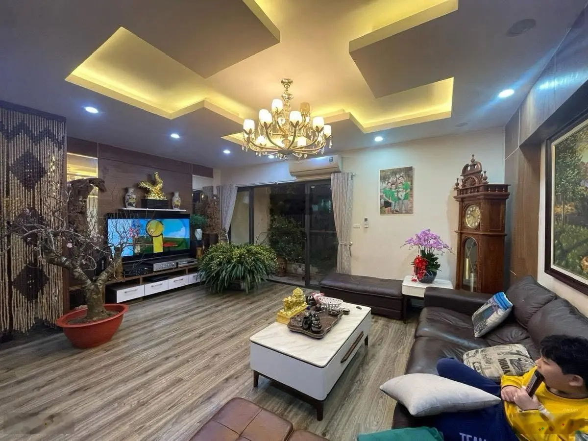 Bán Gấp Cực Phẩm Toà Văn Phòng 9 Tầng phố Nguyễn Hữu Thọ, KD 100Tr/Tháng View Hồ Linh Đàm.