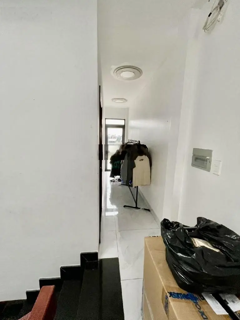 Chủ nhiệt bánnhà mặt tiển kinh doanh rộng lớn - đường 8m - xe hơi ngủ trong nhà! đường số 2 - ph