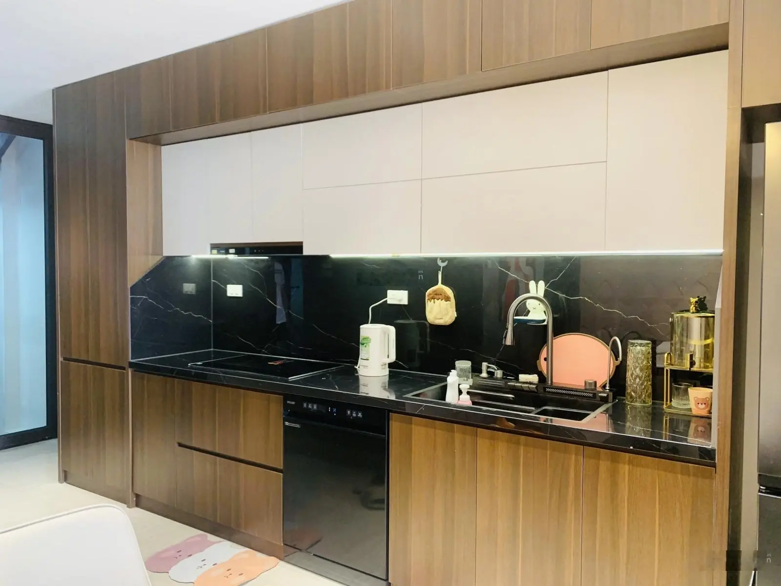 Đền Lừ mặt phố giá trong ngõ,vị trí đẹp ko quy hoạch.55m2+7 tầng+thang máy+dòng tiền 50tr/th*20,8tỷ