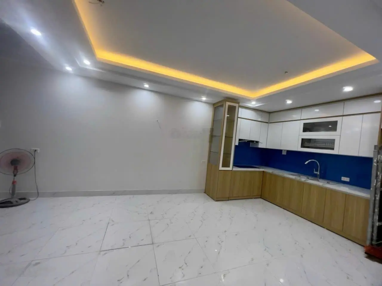 Cần bán nhà riêng phố Thái Hà 40m 6 Tg MT 5,2m chỉ 10 tỷ thang máy 30m ô tô full nội thất.