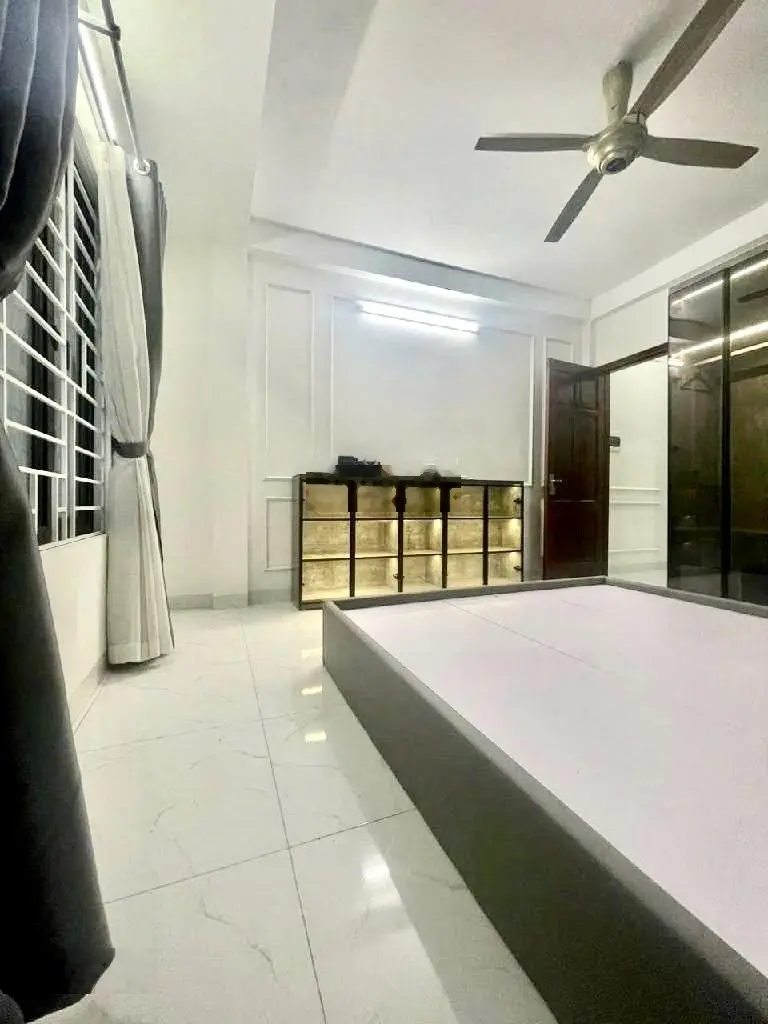 Bán nhà Thanh Bình Mỗ Lao, ngõ nông, nhà đẹp nội thất hiện đại, chỉ hơn 5 tỷ