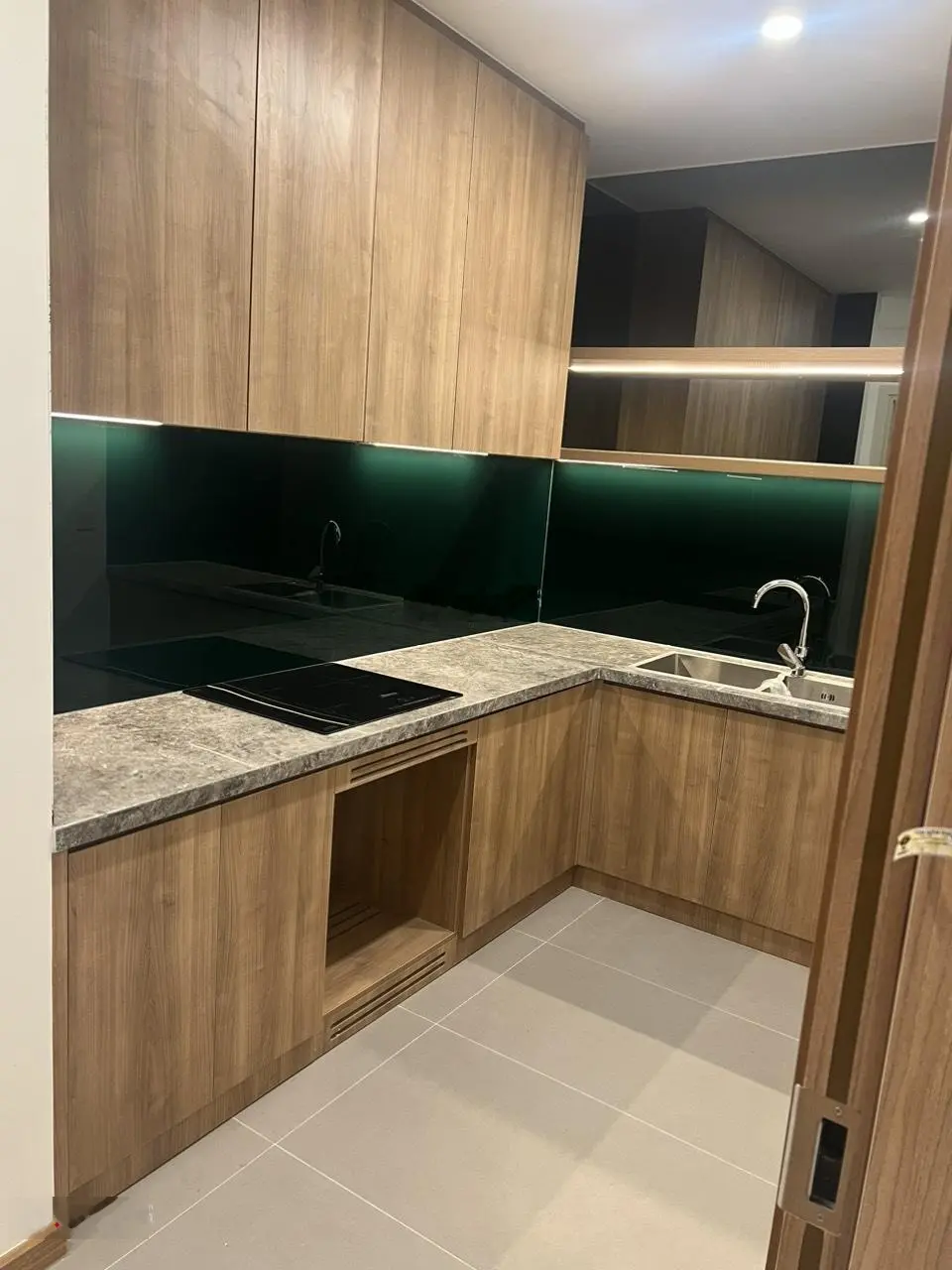 Căn hộ cao cấp 5* risemount với kính dát vàng 24k giá chỉ 3,5 tỷ (1pn-2pn), view sông hàn