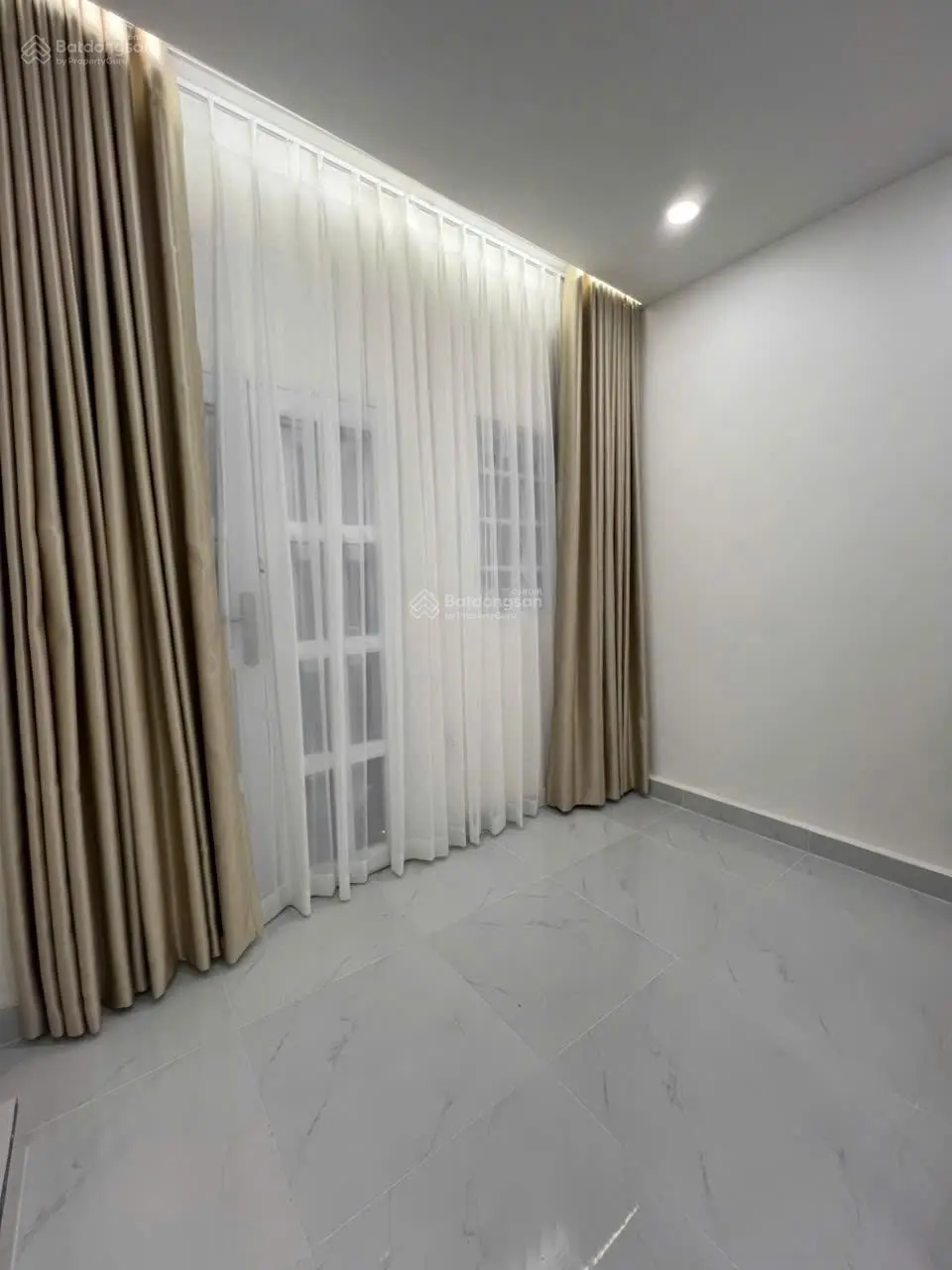 Bán NR 2PN, 1WC, 19,5m2, giá 2,95 tỷ tại Cô Giang, Q1, HCM hàng hot hoa hồng 1%