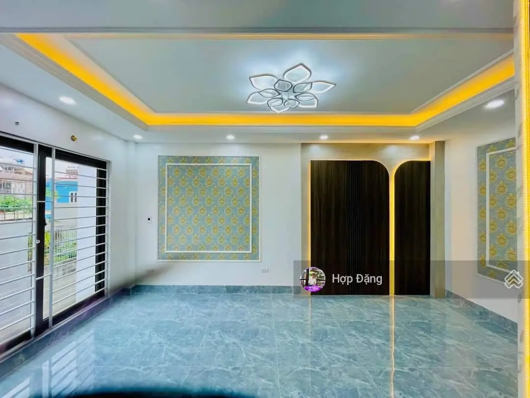 Nhà Đẹp Thang Máy ,Ngõ Nông Thẳng Tắp 3 Mặt Thoáng ,Phố Định Công Thượng nhỉnh 8 tỷ