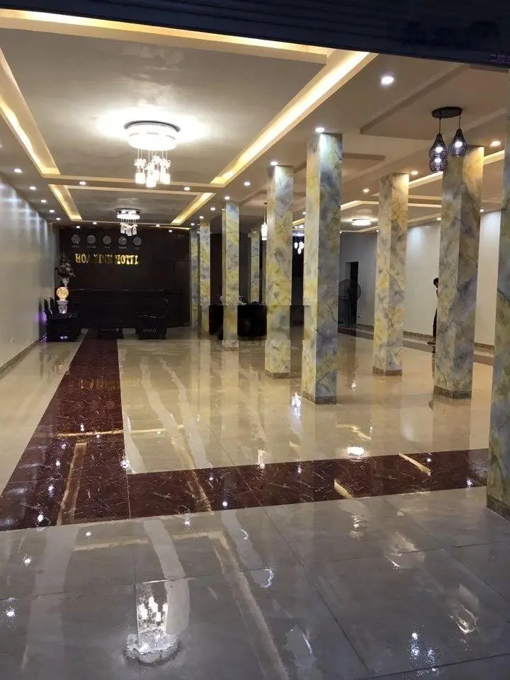 Chính chủ bán khách sạn 5 tầng và mảnh đất mặt tiền DT 386.8m trung tâm phố Minh Khai, TP Lào Cai
