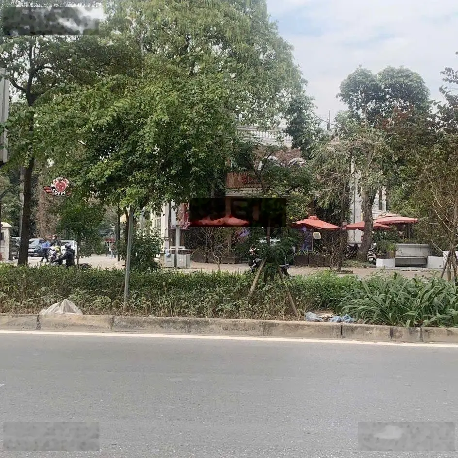 Nhà mặt phố Hoàng Cầu, Đống Đa, 26.5 tỷ, DT sổ 50m2, MT 4.8m, Thông sàn kinh doanh, Vỉa hè đá bóng
