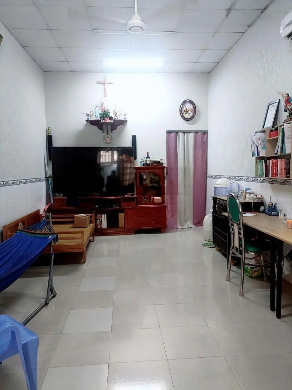Nhà cấp 4 hiện trạng đẹp ở ngay, mặt tiền đường Hồng Sến, P. Long Thạnh Mỹ , Q.9