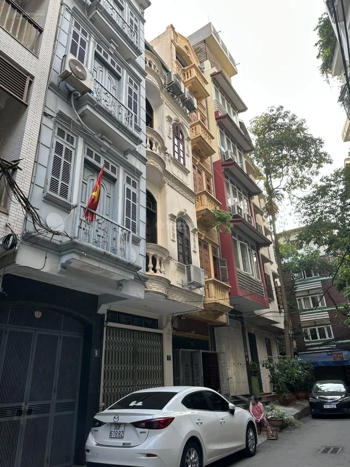 Bán gấp! Nhà phân lô phố Trần Quang Diệu - Đống Đa - vỉa hè kinh doanh - ô tô tránh, sổ hoa hậu