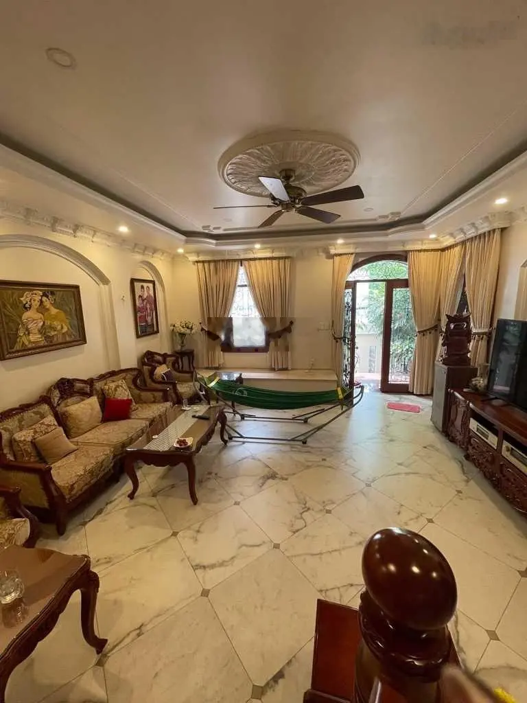 Biệt thự 5 tầng thang máy khu VIP Hồ Biểu Chánh 232m2