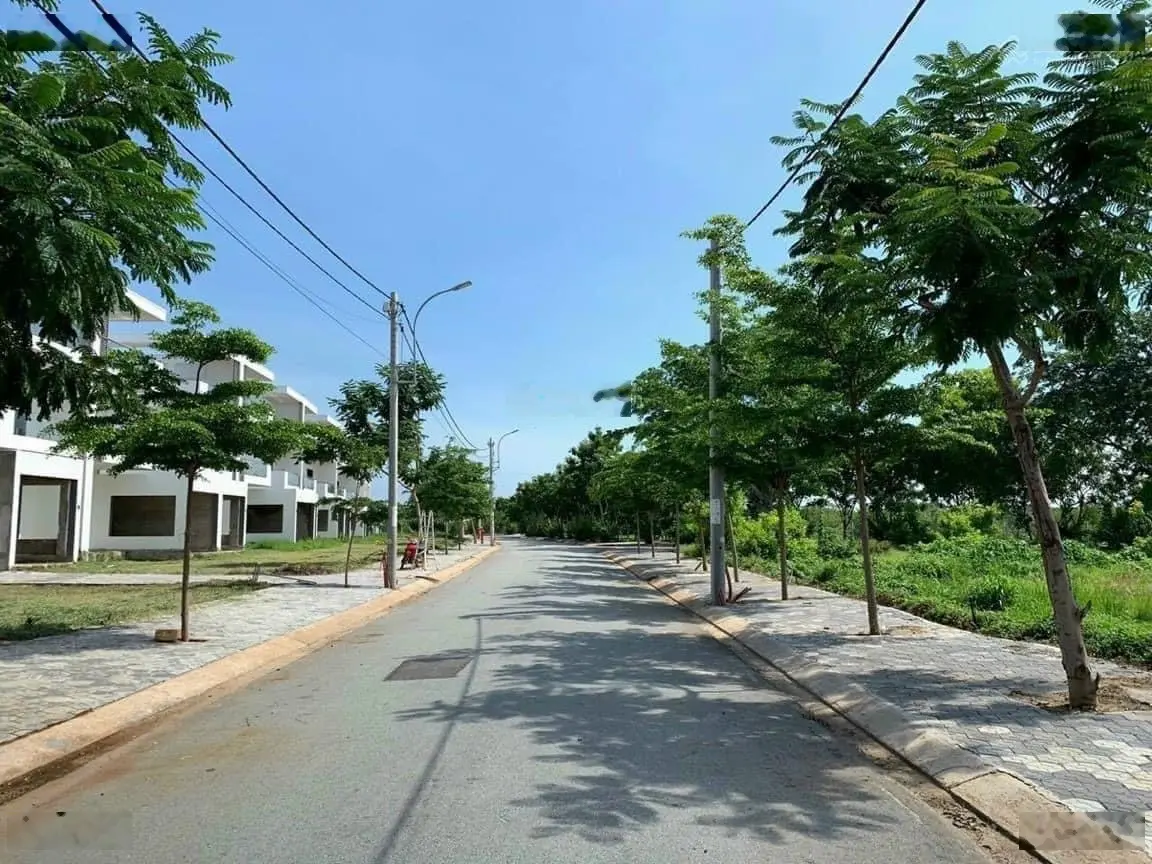 Ngợp lô nhà phố dt 110m2 chỉ 3tỷ800triệu Phước Lộc Cần Giờ