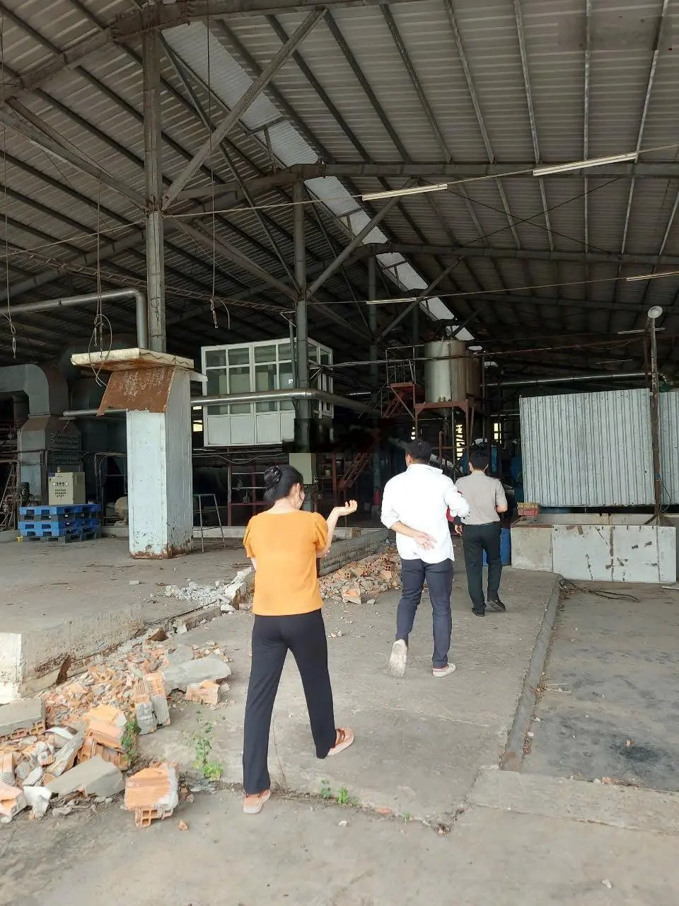 Bán, cho thuê nhà xưởng thị trấn Trần Đề, tỉnh Sóc Trăng. DT: 81x90m. Giá 12,2 tỷ