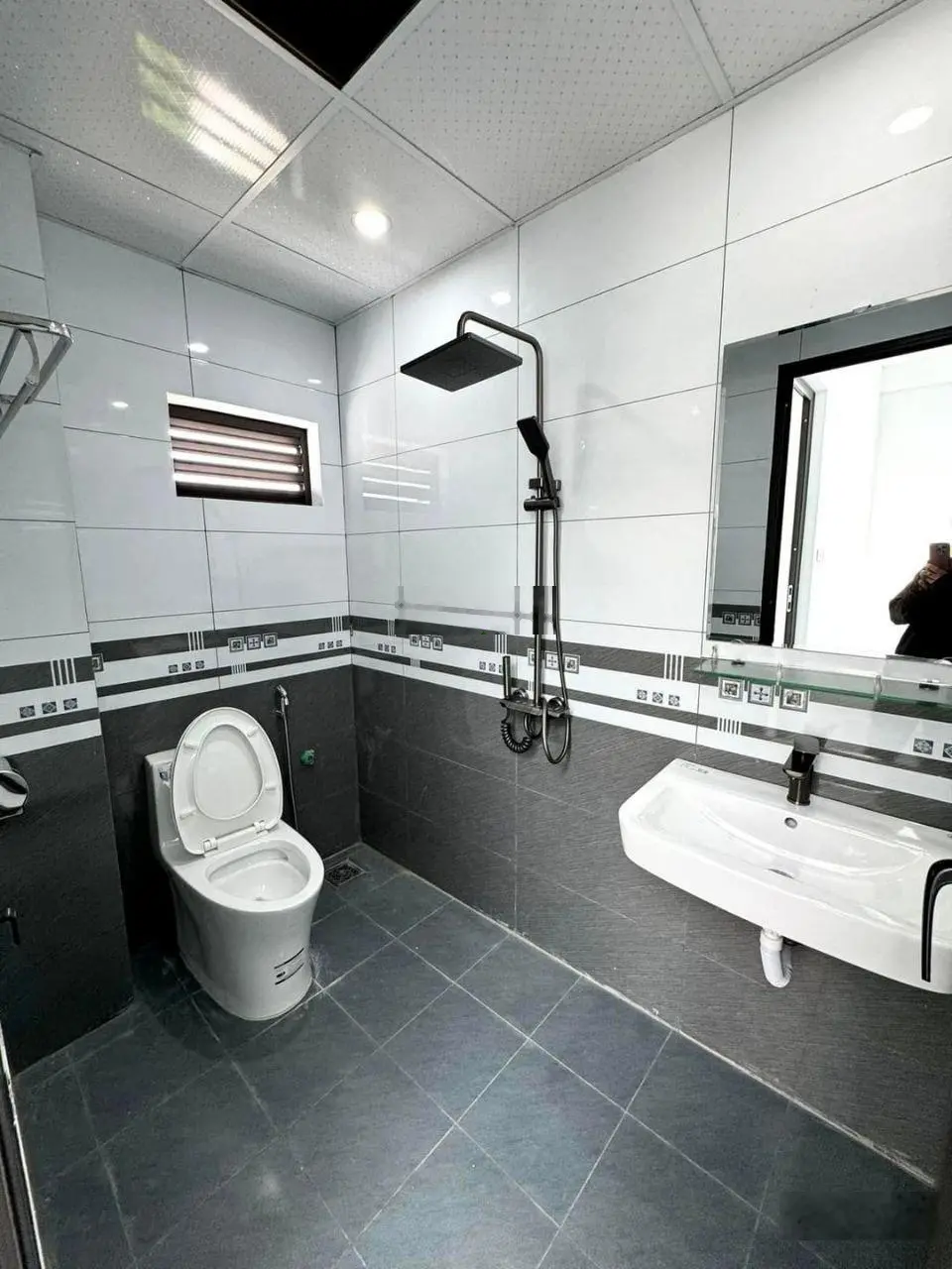 Bán nhà đơn lập 57m2x3T, oto đỗ, 10 phút Penika Tố Hữu