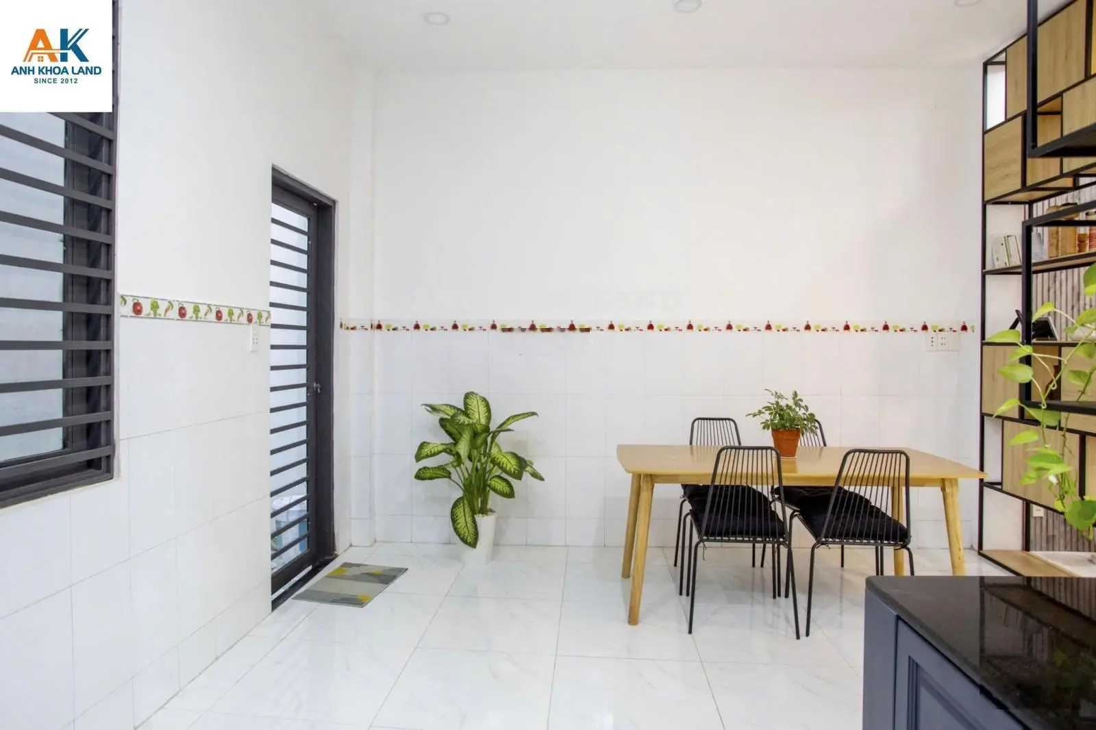 Bán gấp nhà 1 trệt 1 lầu hẻm ô tô đường Tây Hòa - P. Phước Long A Q9 5mx10m LH 0932 190 ***