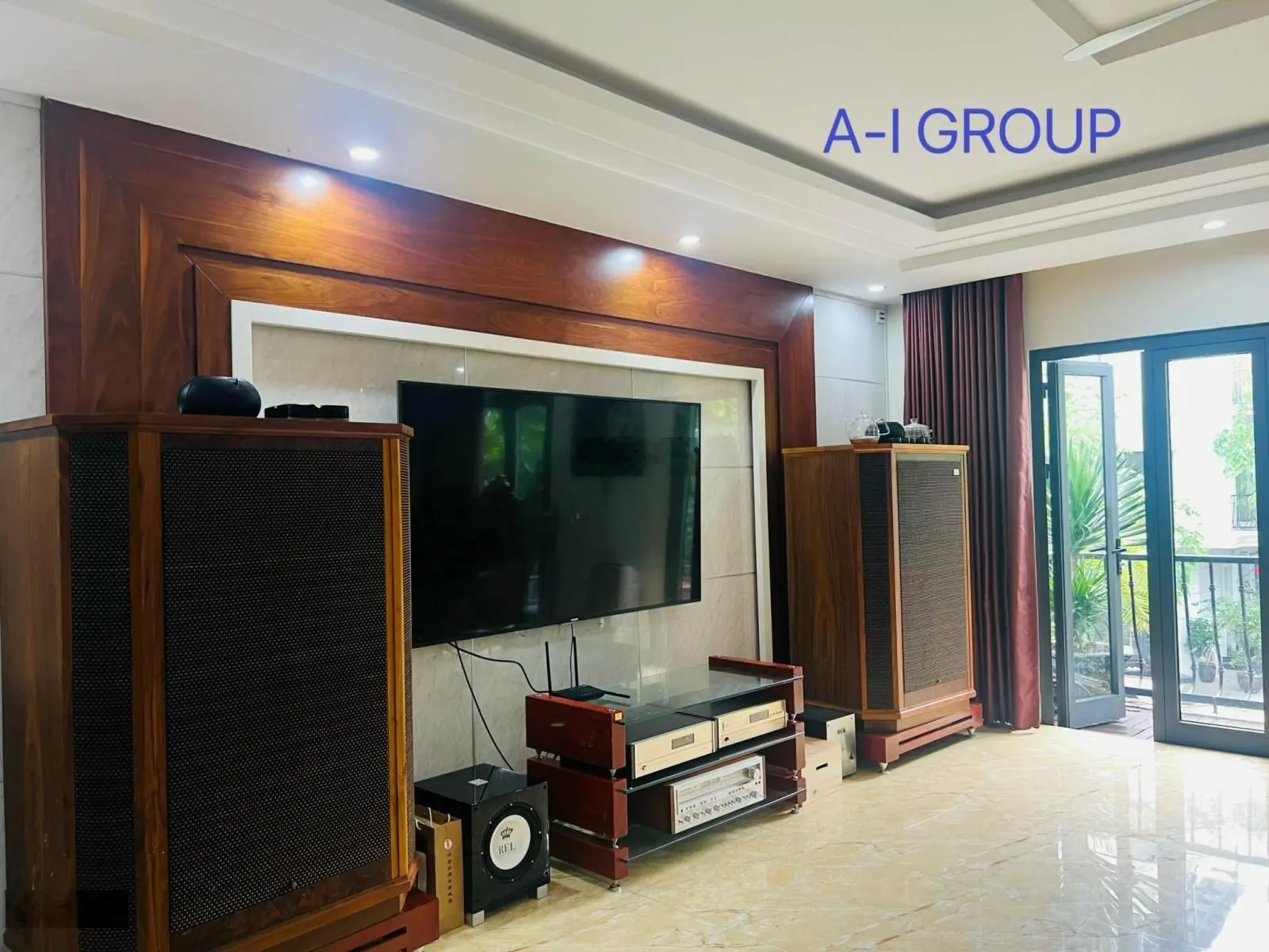 Bán căn Vinhomes Bến Đoan, Hạ Long full nội thất đẹp. Dt: 90m2 giá mềm