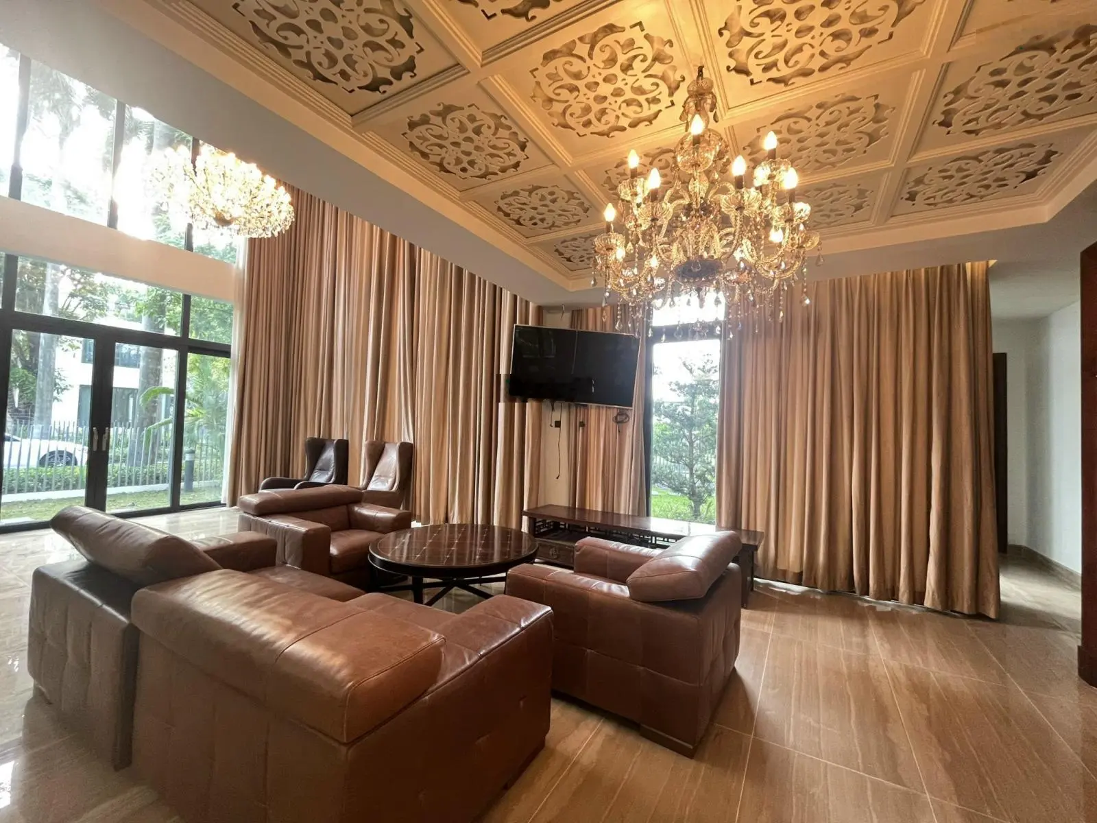 Siêu đẹp biệt thự 3 mặt tiền - trực diện sông & công viên - Bảo vệ 24/24 - 600m2 trệt 2L - 249 tỷ