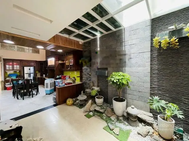 Bán nhà phân lô ô tô tránh, vỉa hè, Tây Nam Linh Đàm, DT: 60m2 x 6 tầng, MT: 5m, chào giá 16 tỷ