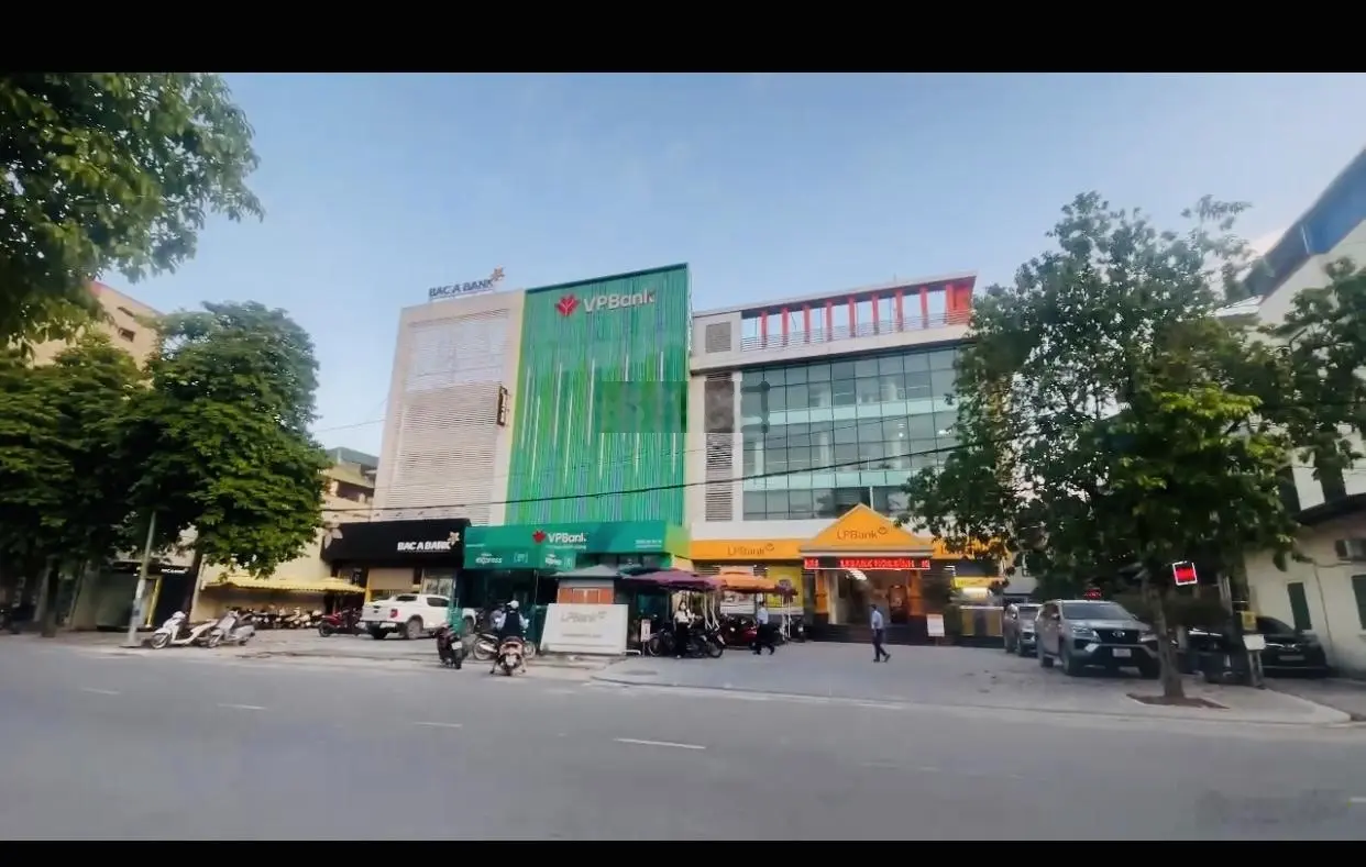 Bán nhà mặt phố Cù Chính Lan - mặt phố Hai Bà Trưng 1895m2 mặt tiền 34m. Lô góc 3 mặt cho thuê 300t
