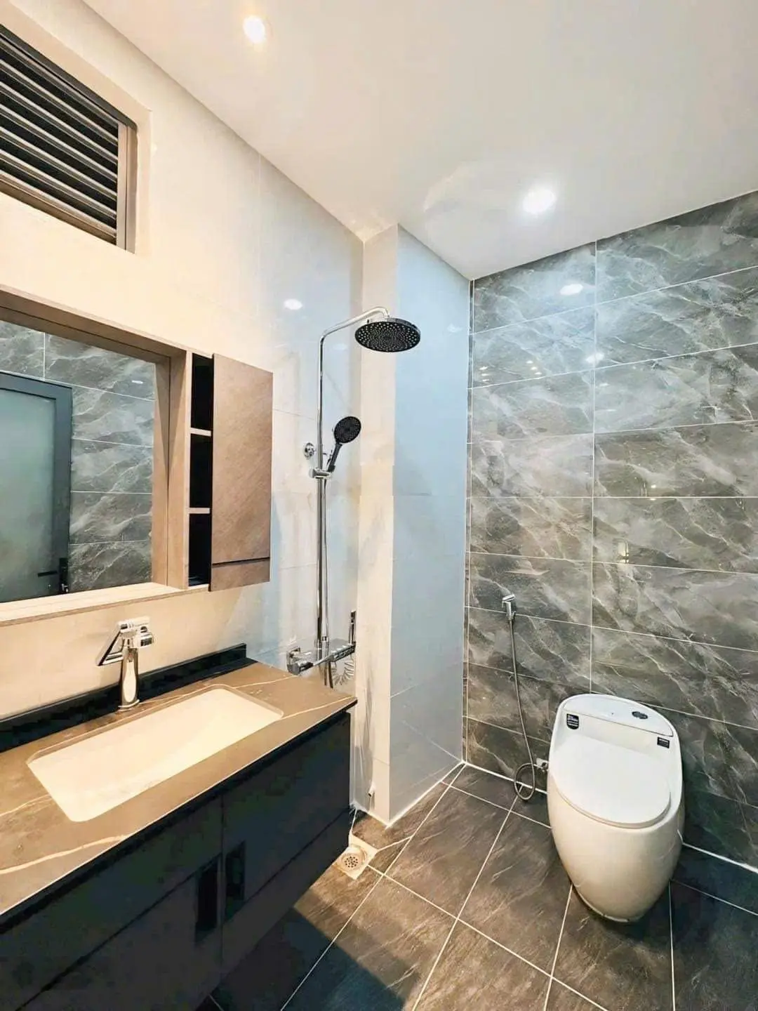Bán nhà đường Trường Sa, Quận 3, giảm sâu 300 triệu còn 3.8 tỷ/54m2, SHR