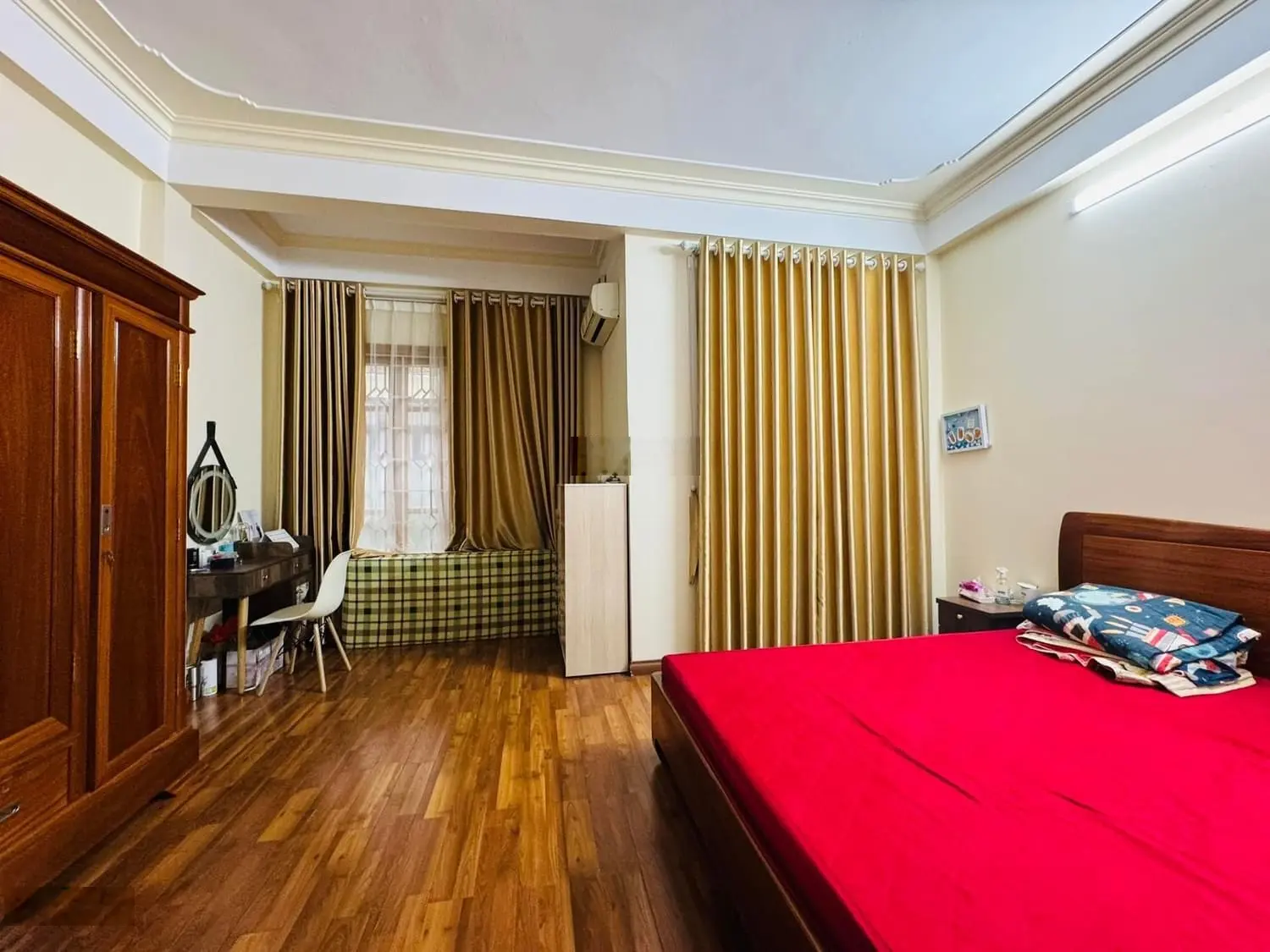 Bán Nhà Minh Khai, Hai Bà Trưng . DT 60m2 5T Mặt Tiền 5.5m. giá:16.7 tỷ. LH :0383 426 ***