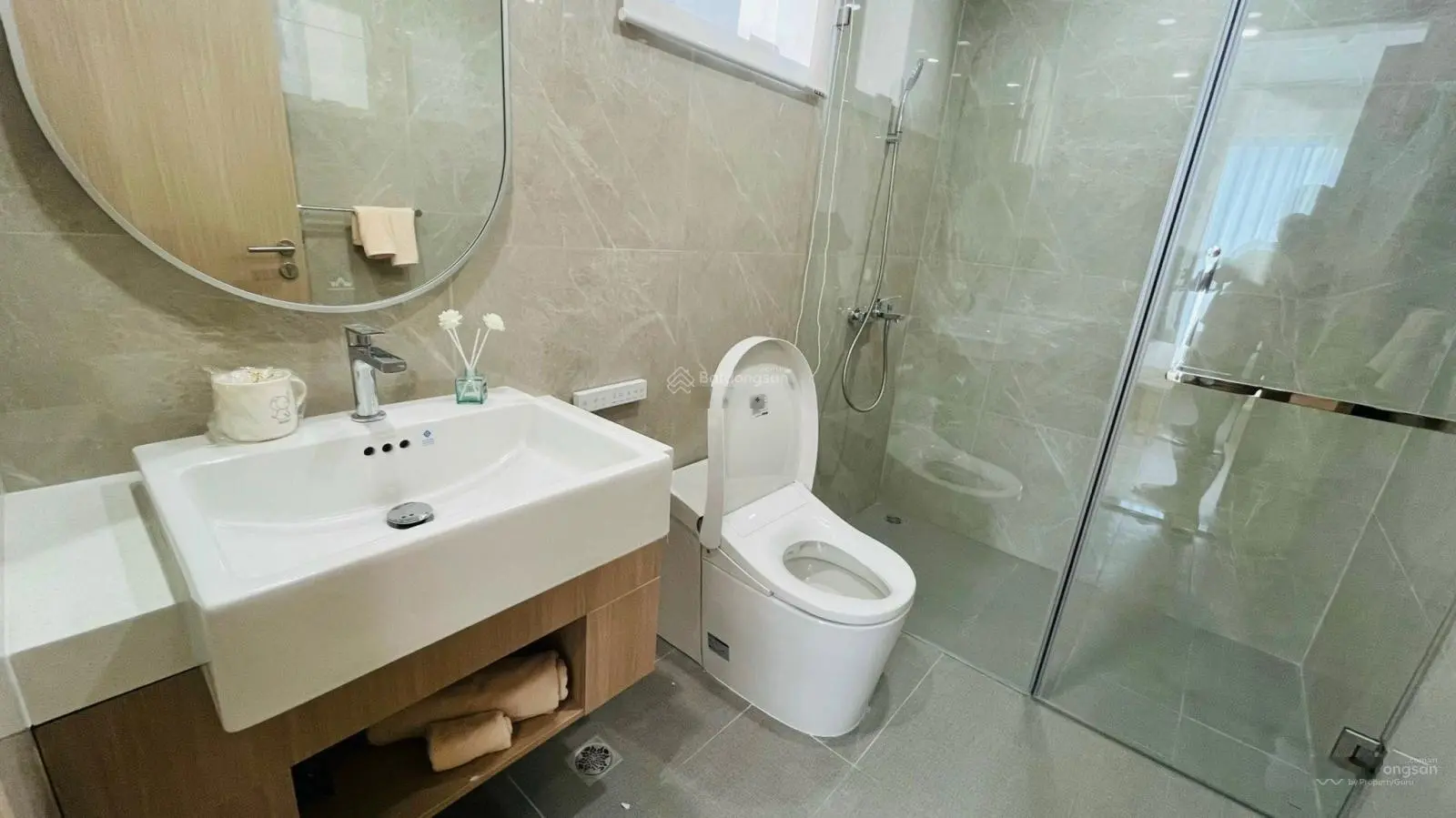 Sang lỗ bán gấp căn hộ 2PN2WC full nội thất cao cấp view thoáng đẹp tại Masteri Centre Point Q9