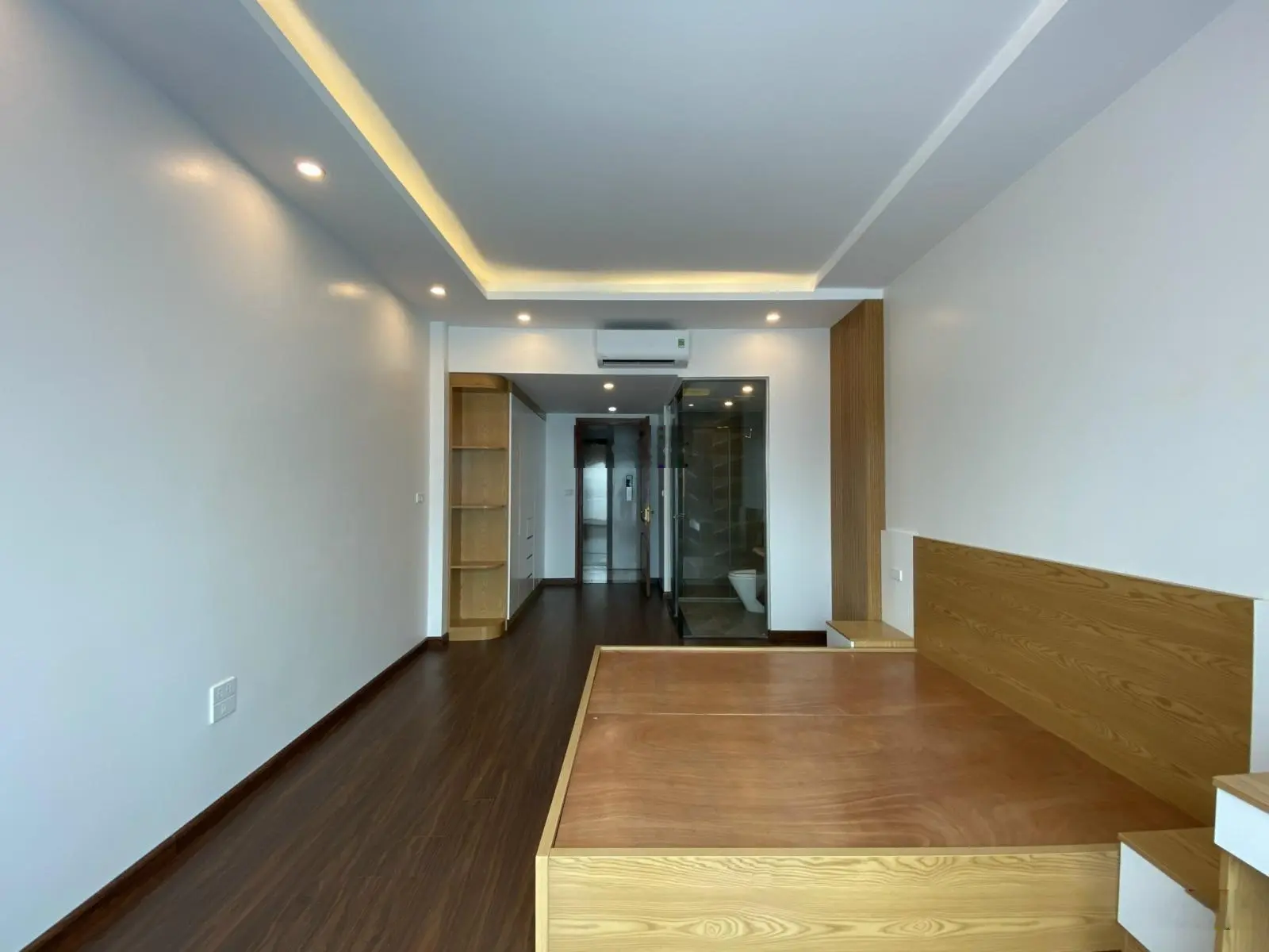 Mặt ngõ ô tô, có ô chờ thang máy, 42m2 x 5 tầng cực đẹp, cách mặt phố 20m, Nhật Tảo, Bắc Từ Liêm