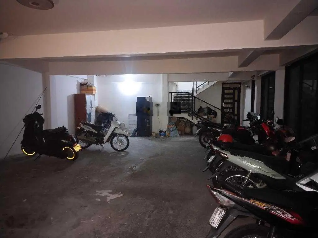 Bao đầu tư, CHDV Dương Quảng Hàm, 180m2, 5 tầng, dòng tiền 100tr/tháng