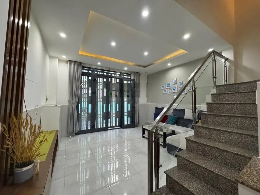 Vài bước ra hẻm xe tải - 4.8 x 10 m - nhỉnh 6 tỷ