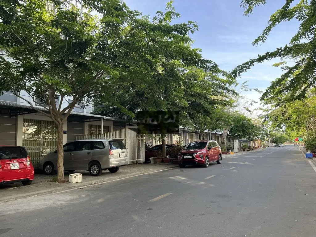 Biệt thự Mini, có sân đỗ ô tô